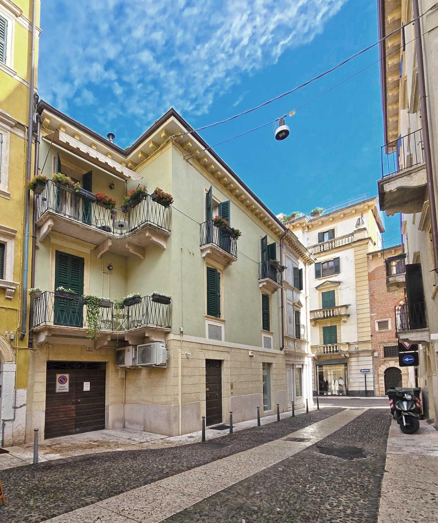Mva Madama Verona Aparments Εξωτερικό φωτογραφία